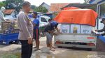 Potret Pengiriman Logistik Pemilu ke Pulau Mandangin Bareng Sembako