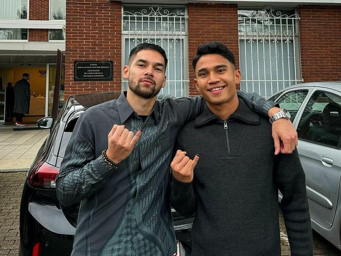 Marselino Ferdinan dan Sandy Walsh telah menyalurkan hak pilihnya di Pemilihan Umum (Pemilu) 2024. Keduanya nyoblos di Kedutaan Besar RI (KBRI) Brussels, Belgia, pada Minggu (11/2/2024) waktu setempat.