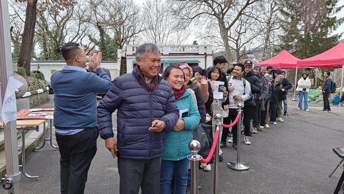 Momen WNI di Praha nyoblos Pemilu 2024