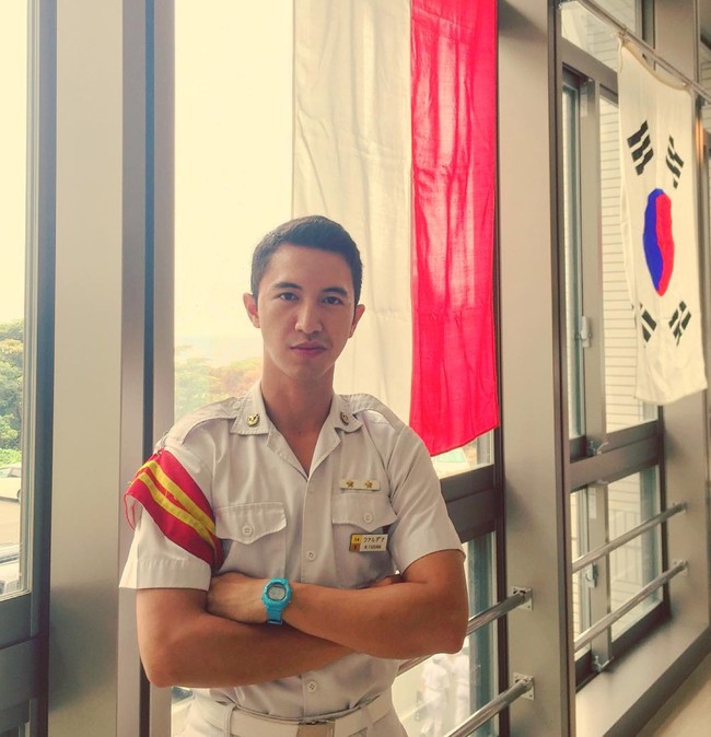 Walaupun hanya melalui perkenalan singkat namun Ayu merasa cocok dengan Lettu Muhammad Fardhana hingga akhirnya keduanya pun memutuskan untuk ke jenjang yang lebih serius. Ayu sendiri menyebut hubungannya denga pria yang akrab disapa Mas Dhana itu sebagai semi ta’aruf. Foto: Instagram/@derazala