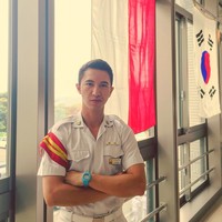 Walaupun hanya melalui perkenalan singkat namun Ayu merasa cocok dengan Lettu Muhammad Fardhana hingga akhirnya keduanya pun memutuskan untuk ke jenjang yang lebih serius. Ayu sendiri menyebut hubungannya denga pria yang akrab disapa Mas Dhana itu sebagai semi ta’aruf. Foto: Instagram/@derazala