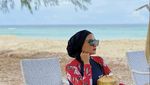 Natalie Sarah Hobi Makan di Teras Rumah hingga Pinggir Pantai