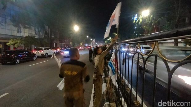 penertiban apk di masa tenang di surabaya