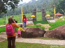 Liburan Tipis-tipis ala Pekerja dari Jakarta di Karawang