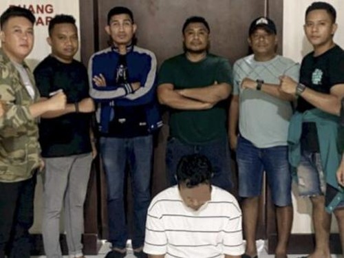 Polisi meringkus pelaku pengancaman terhadap penjual mie ayam di Jalan Soeharto, Kelurahan Naikoten I, Kecamatan Kota Raja, Kota Kupang, NTT, Sabtu (10/2/2024). (Foto: Dok Polresta Kupang Kota)