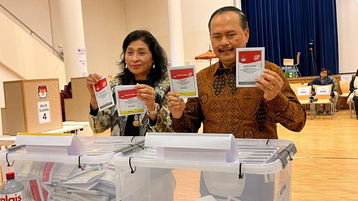 Sejumlah WNI di luar negeri sudah melakukan pencoblosan Pemilu 2024. Seperti yang dilakukan WNI di TPS 001 Bern, Swiss.