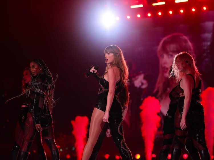 Majestic! Taylor Swift Bikin Tokyo Dome Membara
