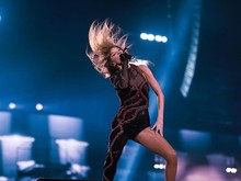 Fenomena Taylor-Gate, Swifties Pelapis Beton Luar Konser Taylor Swift Fenomena Taylor-Gate, Swifties Pelapis Beton Luar Konser Taylor Swift