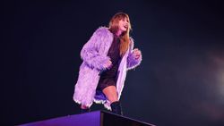 Majestic! Taylor Swift Bikin Tokyo Dome Membara