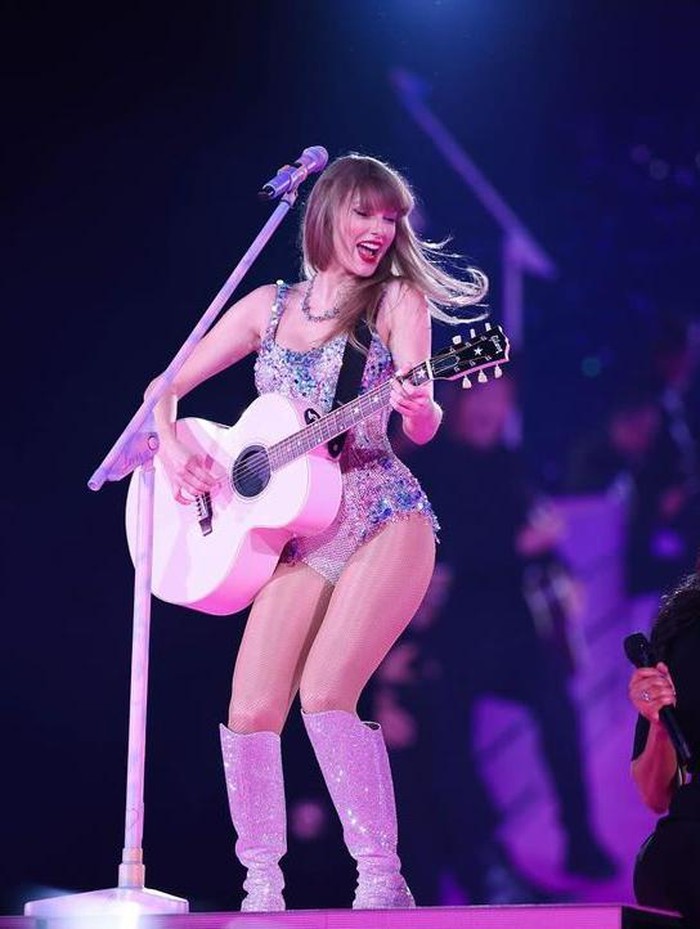 Taylor Swift sukses menggelar 4 panggung The Eras Tour di Tokyo Dome sejak 7-10 Februari 2024.