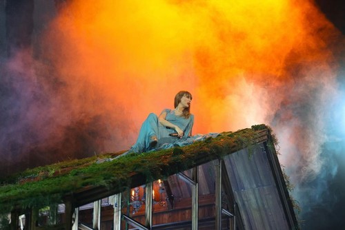 Taylor Swift sukses menggelar 4 panggung The Eras Tour di Tokyo Dome sejak 7-10 Februari 2024.