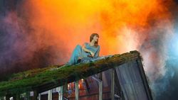 Majestic! Taylor Swift Bikin Tokyo Dome Membara