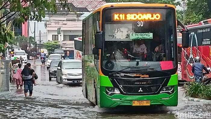 Terminal Purabaya Sidoarjo banjir lagi.
