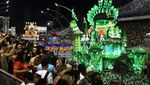 Warna-warni Kemeriahan Parade Karnaval di Brazil