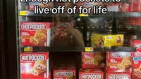Budaya makan pastry instan seperti Hot Pocket di Amerika, membuat hampir setiap supermarket di Amerika menjual produk ini dalam jumlah banyak. Foto: TikTok @easy2spook