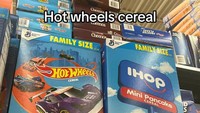 Selain Doritos, rupanya supermarket di Amerika merupakan surga bagi para penggemar sereal. Karena sereal edisi dan jenis apapun ada di sini. Foto: TikTok @easy2spook