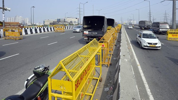 Tahan Petani Serbu New Delhi, Barikade Mulai Dipasang