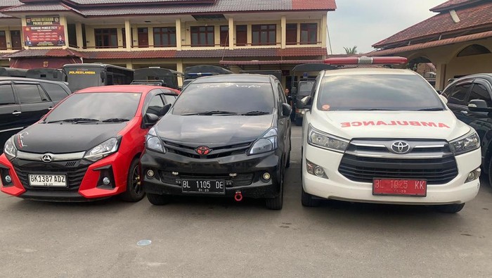 Ambulans yang dipakai untuk antar sabu di Aceh Utara disita polisi. (Dok Polres Langsa)