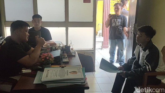 Anggota KPPS Polman mengadu ke polisi usai menjadi korban pengeroyokan.
