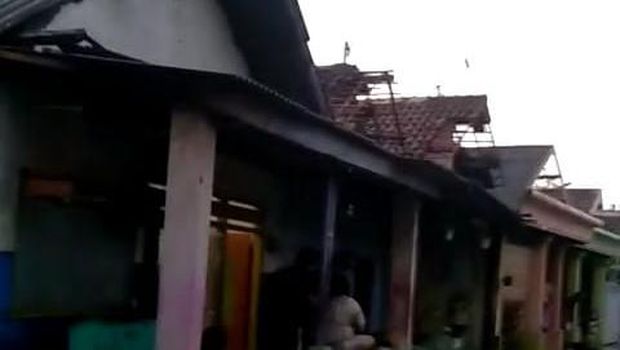 angin kencang di jombang