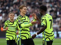 Arsenal Digdaya, West Ham Tak Berdaya