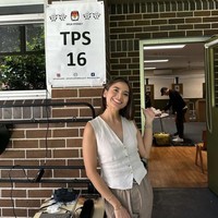 Acha Septriasa juga tak ketinggalan ikut melakukan pencoblosan di Australia. Meski sudah lama menetap di Australia bersama keluarganya, Acha tetap menjalankan kewajibannya sebagai warga negara RI. Foto: Instagram