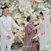 Lahir pada 28 Desember 2013, saat ini Bilqis berusia 10 tahun. Putri Ayu Ting Ting itu bahkan terlihat sempat membacakan puisi spesial untuk sang bunda. Foto: Instagram/@mom_ayting92_