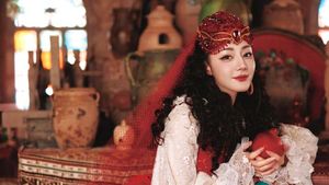 Potret Cantik Dilraba Menari Tradisional, Pakai Baju Daerah Kampung Halaman