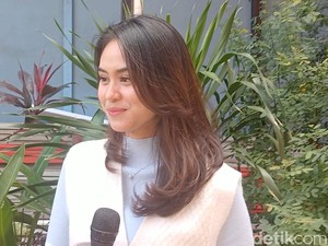 Dwinda Ratna Ngaku Cerai dengan Furry Setya karena Ada Konflik