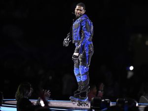 Gimmick Kasih Ceri ke Penonton Konser, Usher Malah Kena Masalah