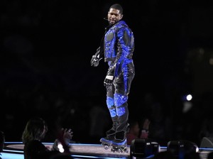 Gimmick Kasih Ceri ke Penonton Konser, Usher Malah Kena Masalah