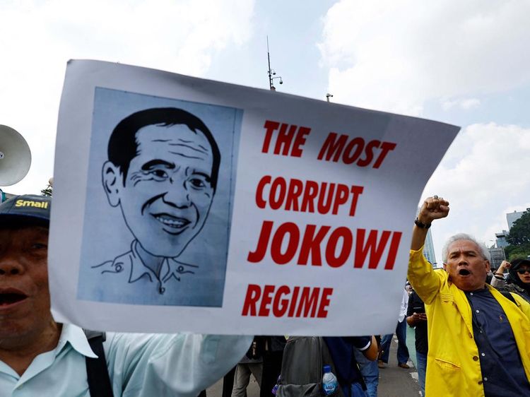 Gerakan Aksi Pemakzulan Jokowi Geruduk DPR