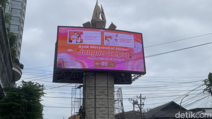 Iklan imbauan agar warga Medan tak golput yang tonjolkan angka 02. (Raja Malo Sinaga/detikSumut)