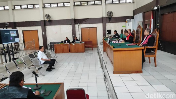 JPU KPK meminta hakim untuk menolak eksepsi eks Dirut PT SMS Sarimuda.