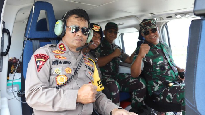 Kapolda Jateng dan Pangdam Diponegoro tinjau banjir di Karanganyar dan Gajah, Demak, Senin (12/2/2024).