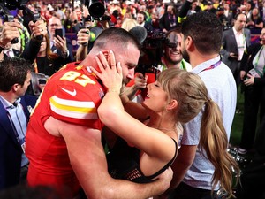 Wanita Lebih Suka Pria Seperti Pacar Taylor Swift, Ada Alasan Ilmiahnya