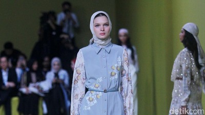 Foto: 10 Koleksi Baju Lebaran 2024 dari Mandjha Hijab Karya Ivan Gunawan