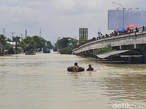 Warga Sebut Banjir di Pantura Demak Terparah dalam 50 Tahun Terakhir