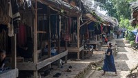 Pemerintah Desa Kanekes menutup sementara kunjungan wisata menuju kawasan adat Badui Dalam sehubungan dengan dilaksanakannya ritual Kawalu.
