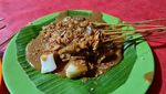 Lamak Bana! 20 Sate Padang Sedap Berempah Ada di Sini