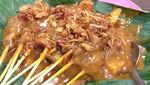 Lamak Bana! 20 Sate Padang Sedap Berempah Ada di Sini