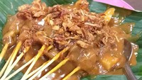 Sate Padang Buyung Hitam di Jalan Pemuda, Rawamangun juga jadi incaran karena murah dan enak. Ada isian daging, lidah, dan usus yang empuk. Foto: Bambang Sulaksono via Google Image