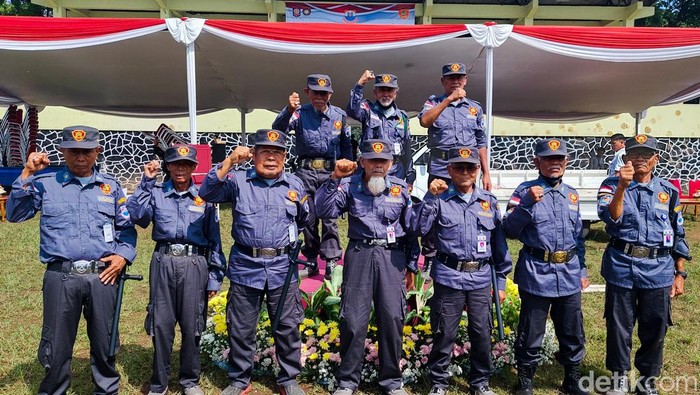 Linmas Lansia Dikerahkan Kawal Pemilu 2024 di Cimahi