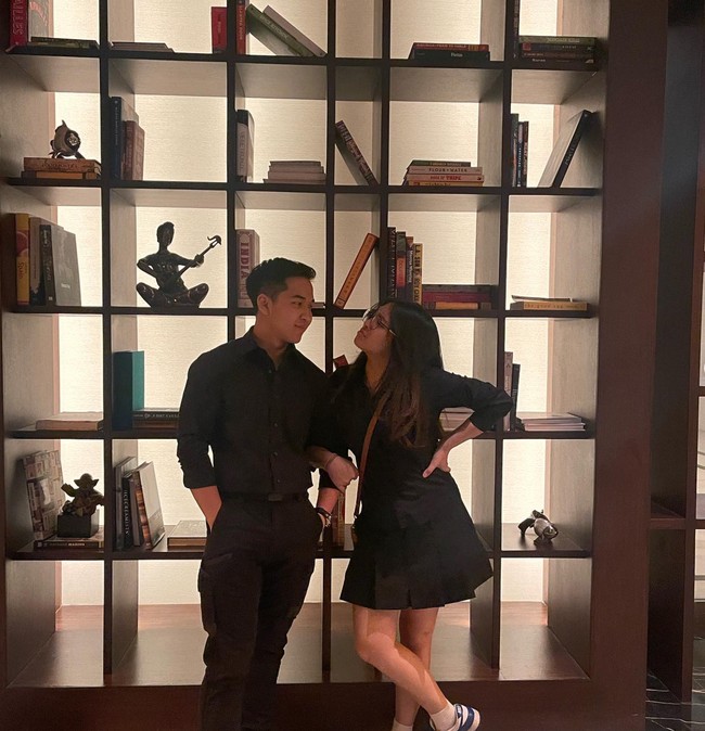 Kenzo diketahui merupakan putra aktor Ari Wibowo dengan mantan istrinya, Inge Anugrah. Sementara Lovely merupakan putri aktris Angel Karamoy dengan mantan suaminya, Steven Rumangkang. Foto: Instagram