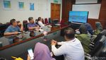 Belajar Metodologi Penelitian, S2 Ilmu Komunikasi UPNVJ Sambangi IKMAS UKM