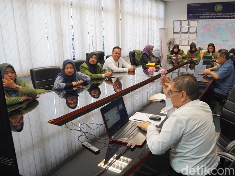 Belajar Metodologi Penelitian, S2 Ilmu Komunikasi UPNVJ Sambangi IKMAS UKM