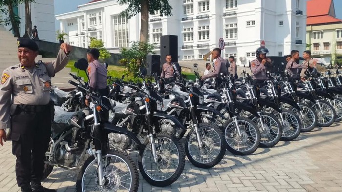 Pemkab Pasuruan hibahkan ratusan motor trail ke polres setempat