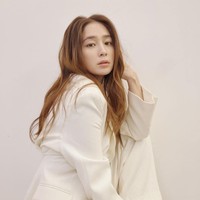 “Siapa yang menyangka dia adalah seorang ibu.. ❤️😍” “Cantik banget ㅠㅠㅠ❤️🥹” “Kecantikan yang tetap sama meski setelah melahirkan 😍” tulis sejumlah netizen Korea di bawah postingannya. Foto: dok. Instagram @216jung