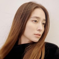 Lee Min Jung menyambut kelahiran anak keduanya dengan Lee Byung Hun pada Kamis (21/12/2023). Pasangan artis Korea itu kini telah memiliki sepasang anak laki-laki dan perempuan yang terpaut 8 tahun. Foto: dok. Instagram @216jung