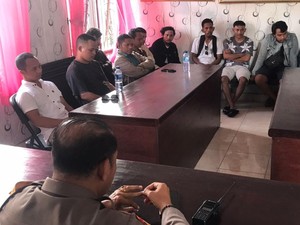 Polisi Mediasi Pemuda-Warga Banjar di Badung yang Berseteru Saat Bongkar APK